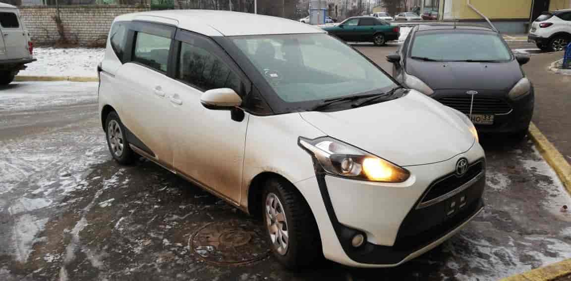 Toyota Sienta