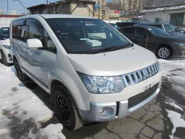 Mitsubishi Delica D:5