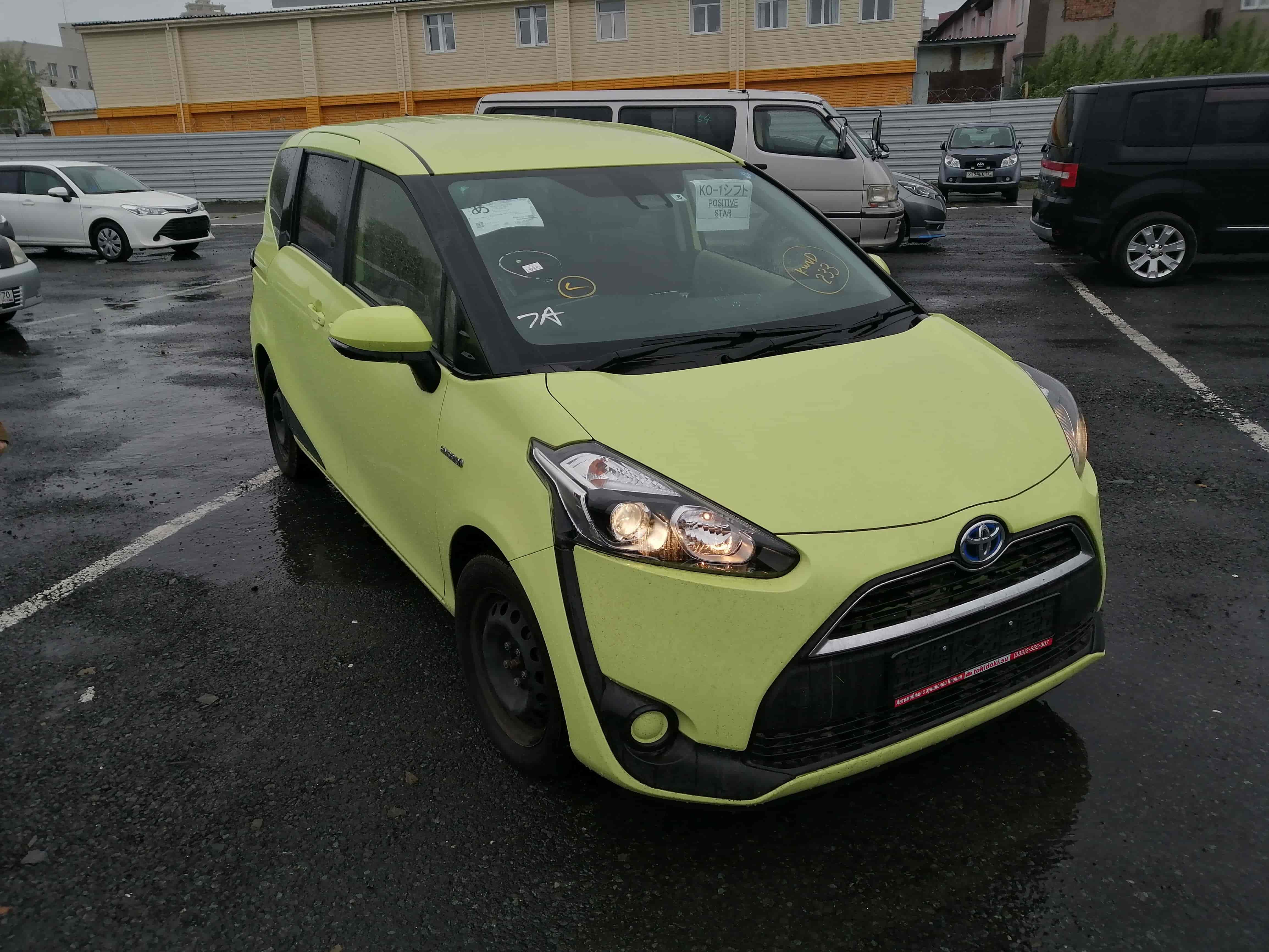 Toyota Sienta