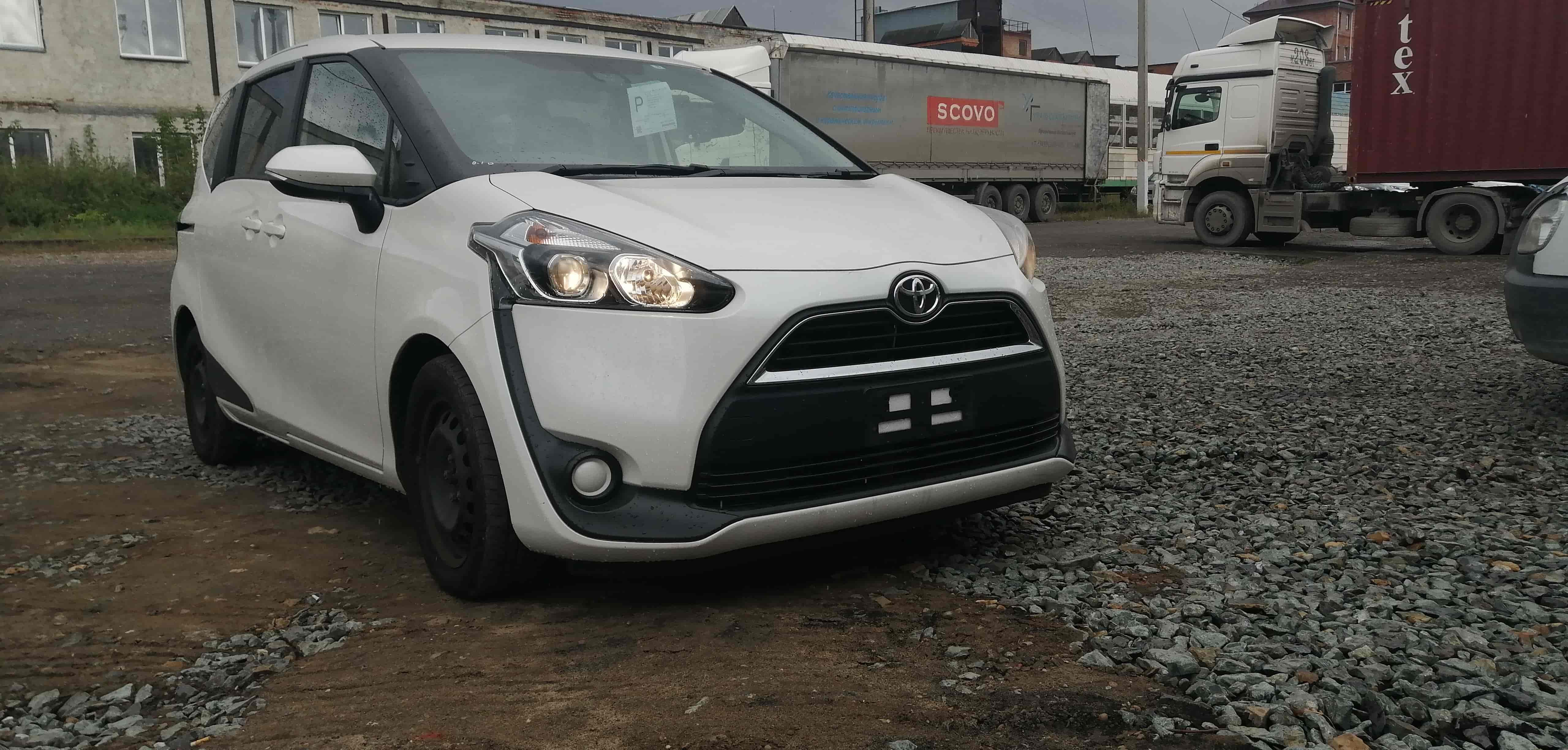 Toyota Sienta