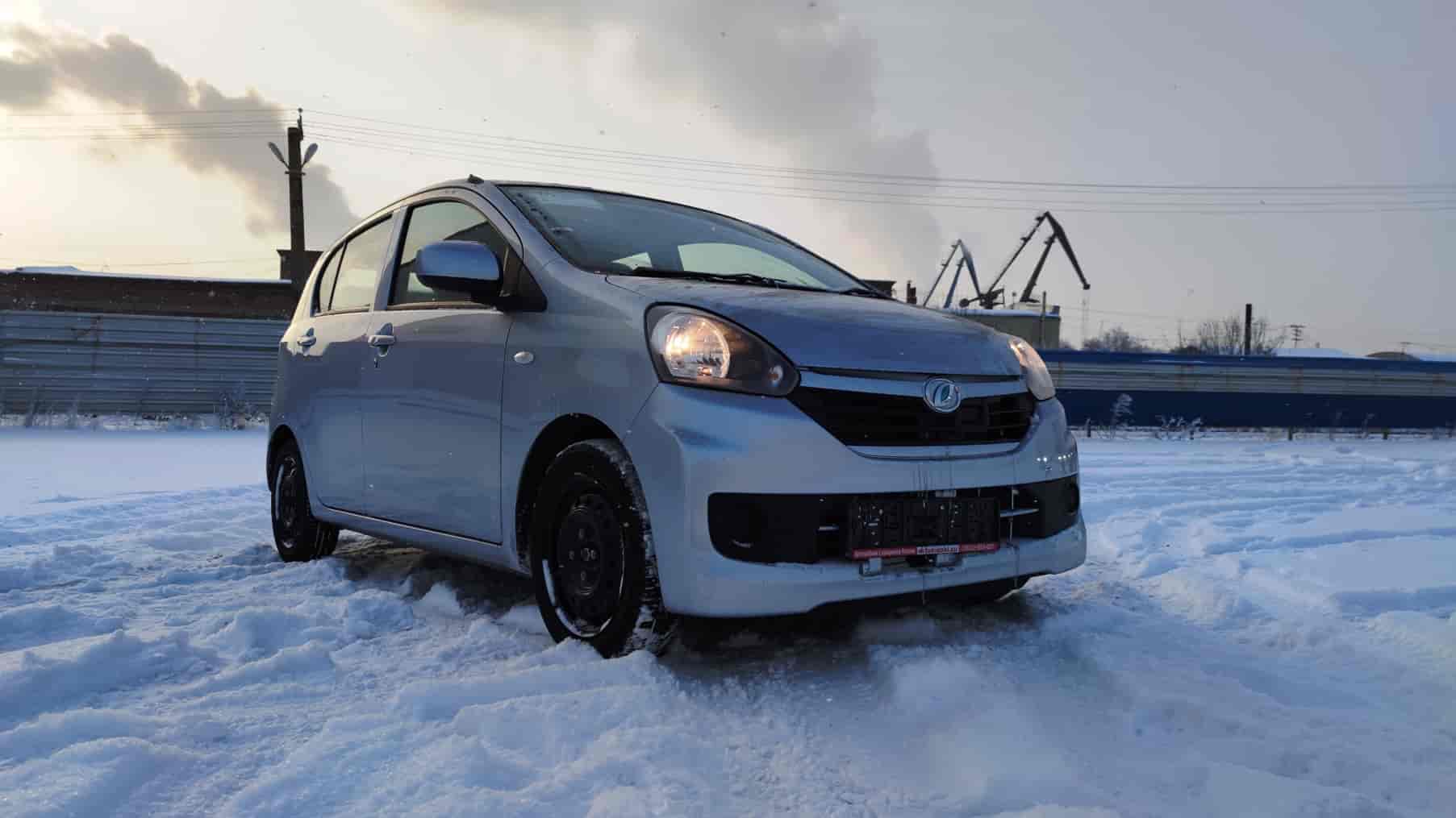 Daihatsu Mira ES