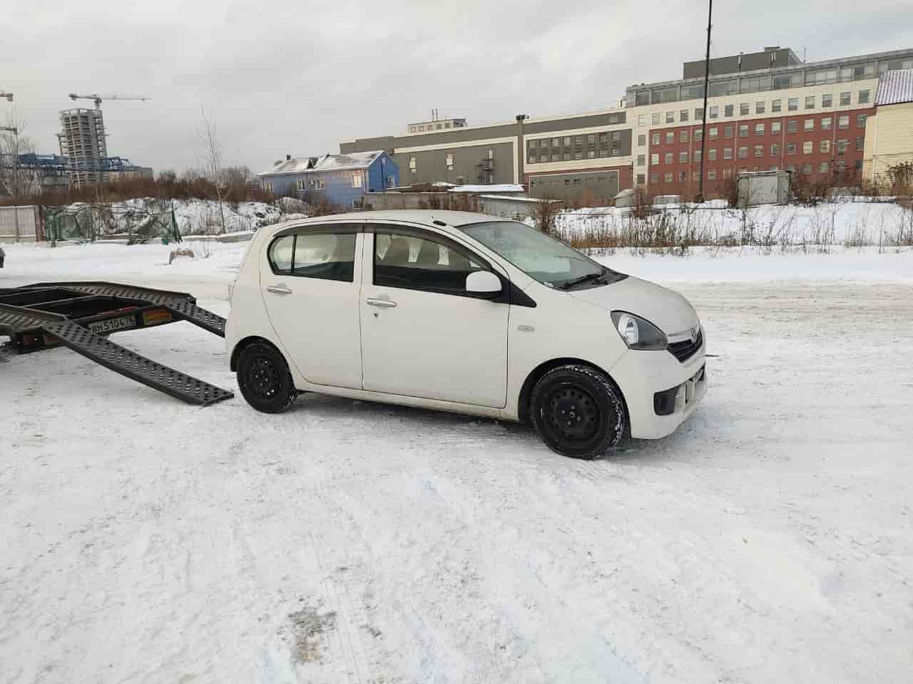 Daihatsu Mira ES