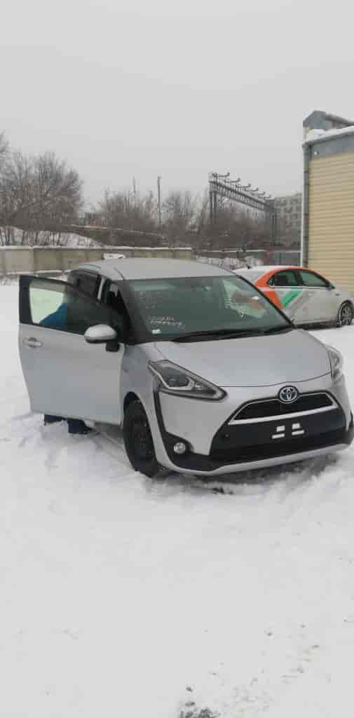 Toyota Sienta