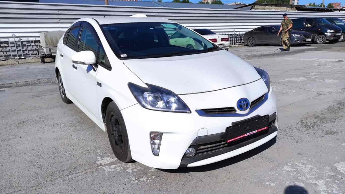 Toyota Prius PHV