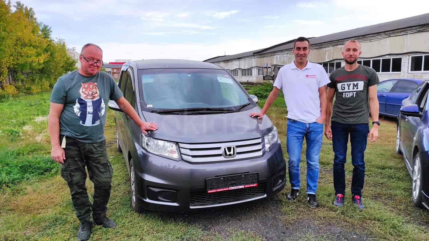 Honda Freed Spike