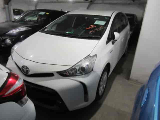 Toyota Priua Alpha