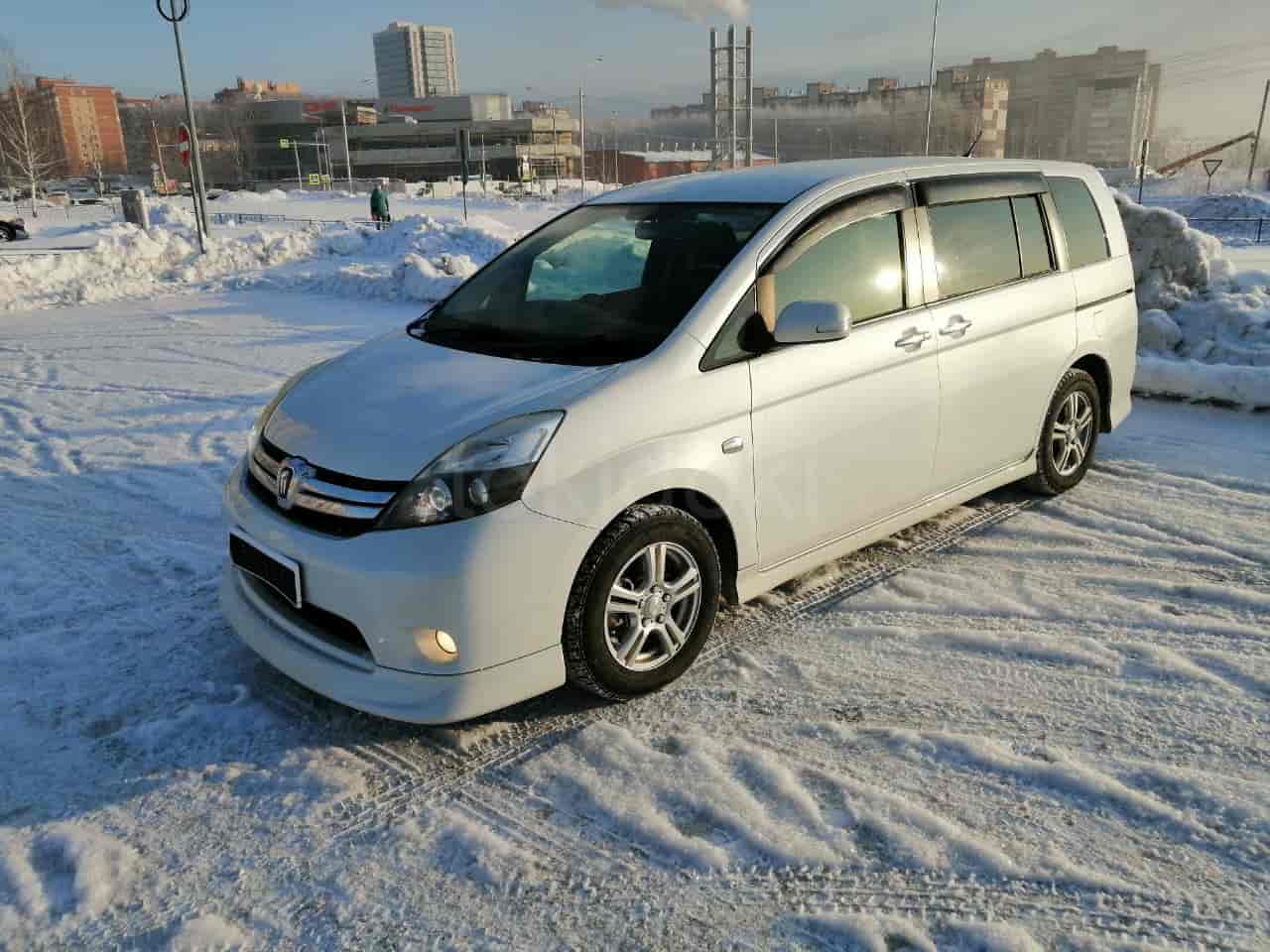 Toyota Isis