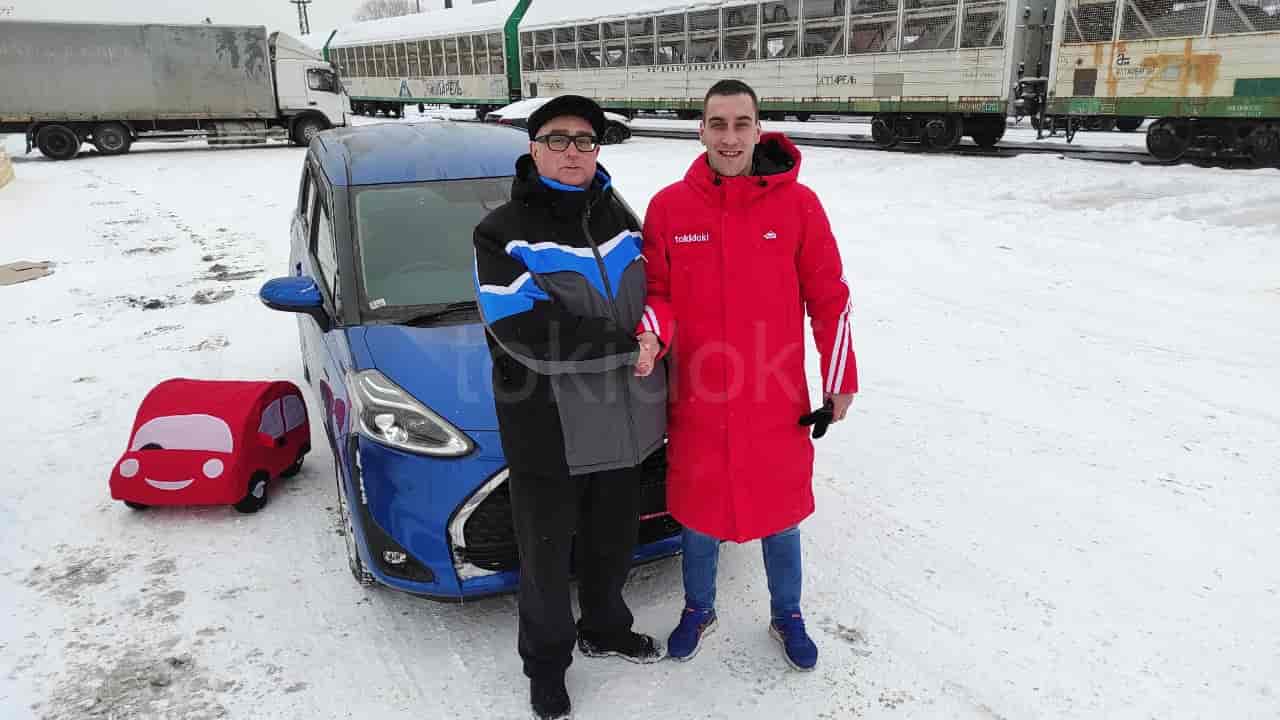 Toyota Sienta
