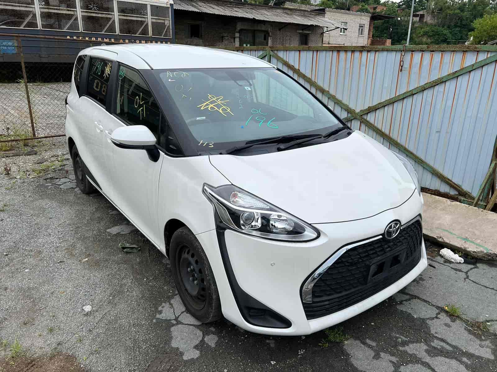 Toyota Sienta