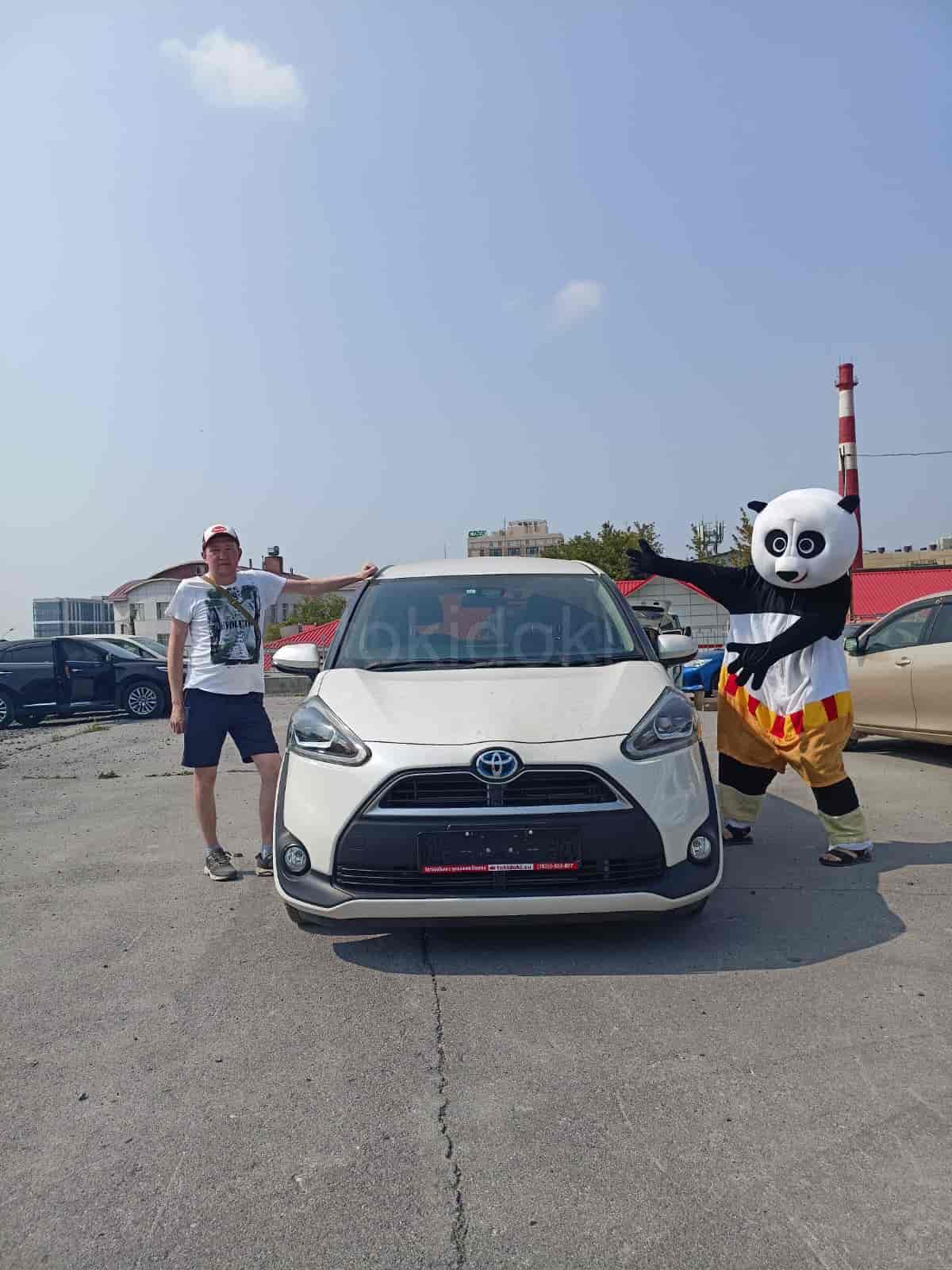Toyota Sienta
