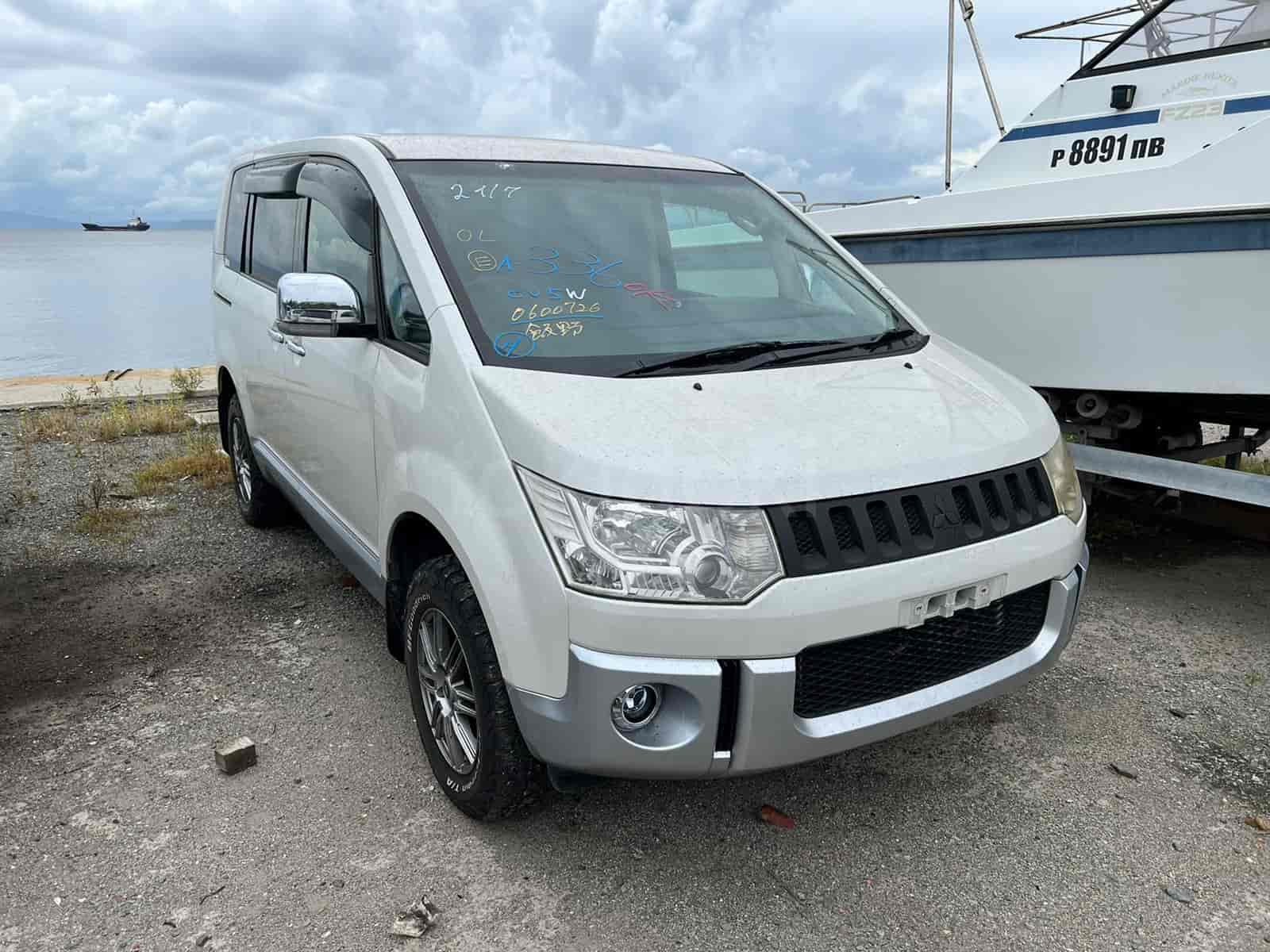Mitsubishi Delica D5