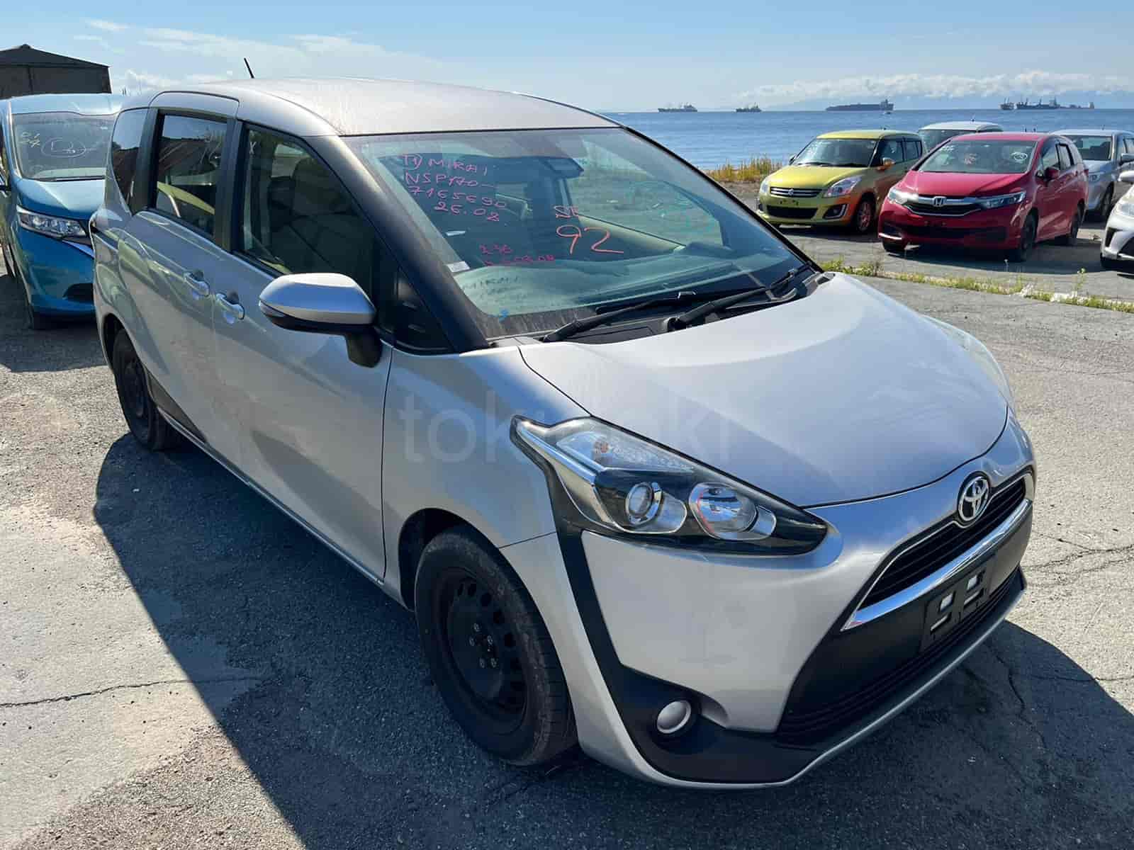Toyota Sienta