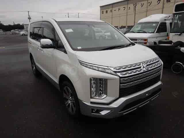Mitsubishi Delica D:5