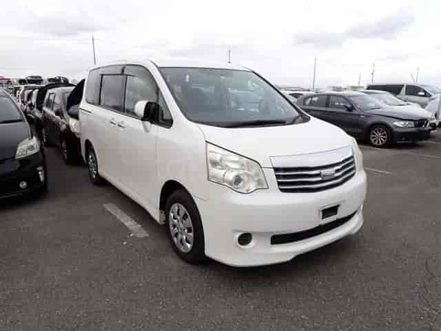 Toyota  Noah