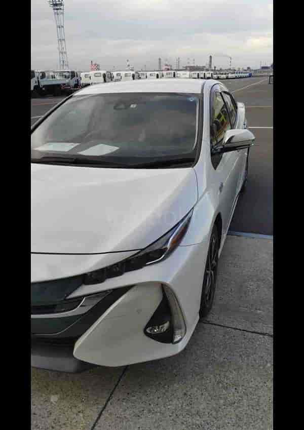 Toyota Prius PHV