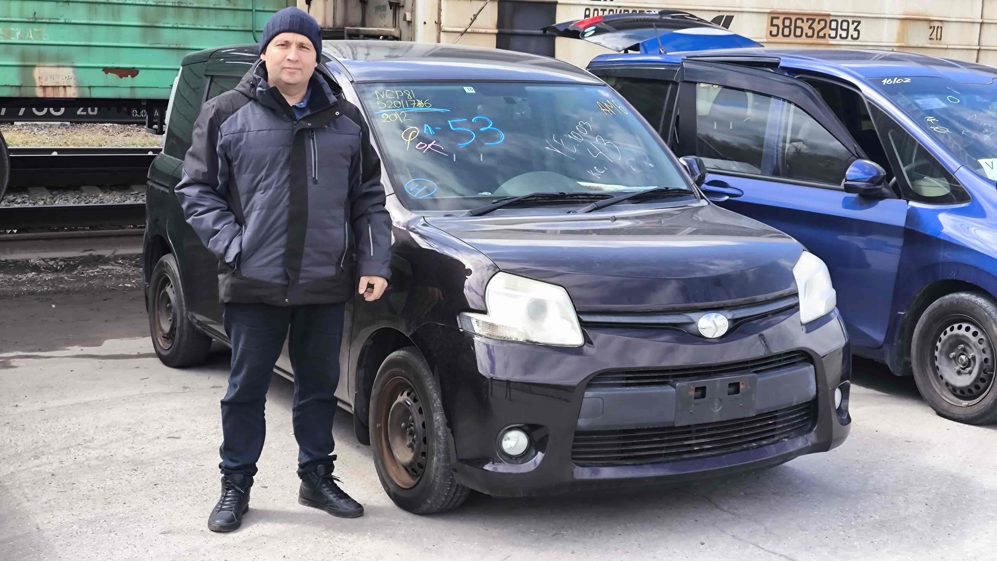Toyota Sienta