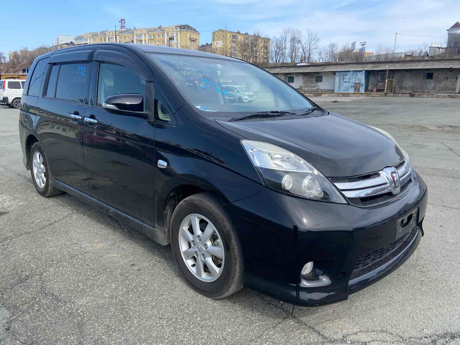 Toyota Isis