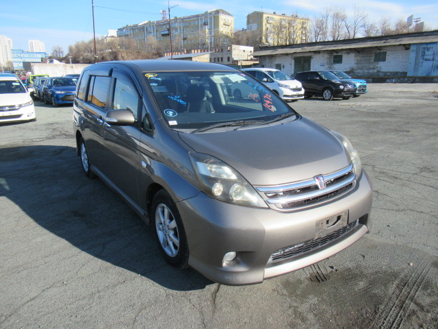 Toyota ISIS
