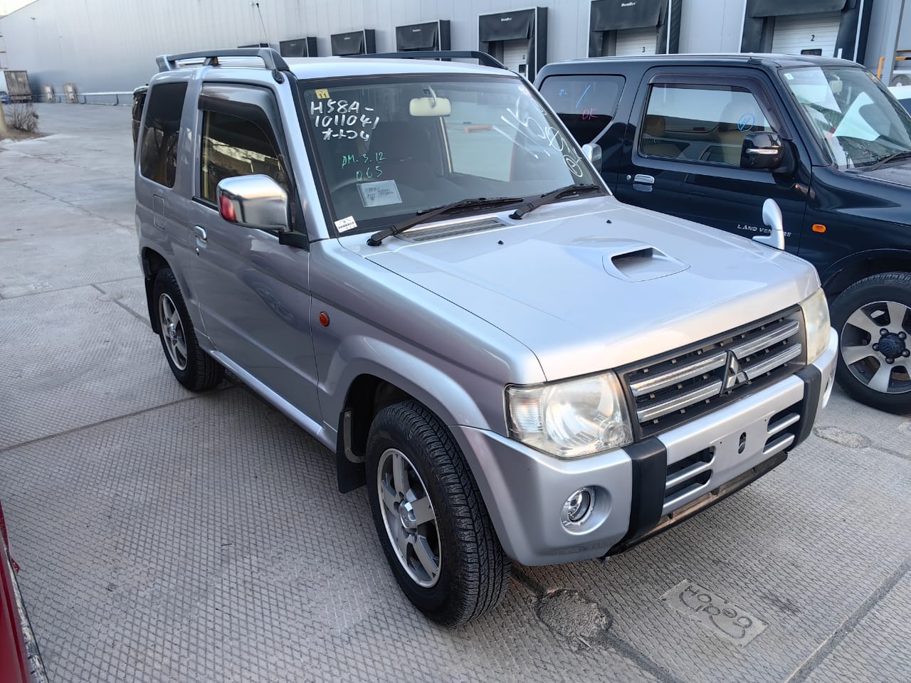 Mitsubishi PAJERO MINI