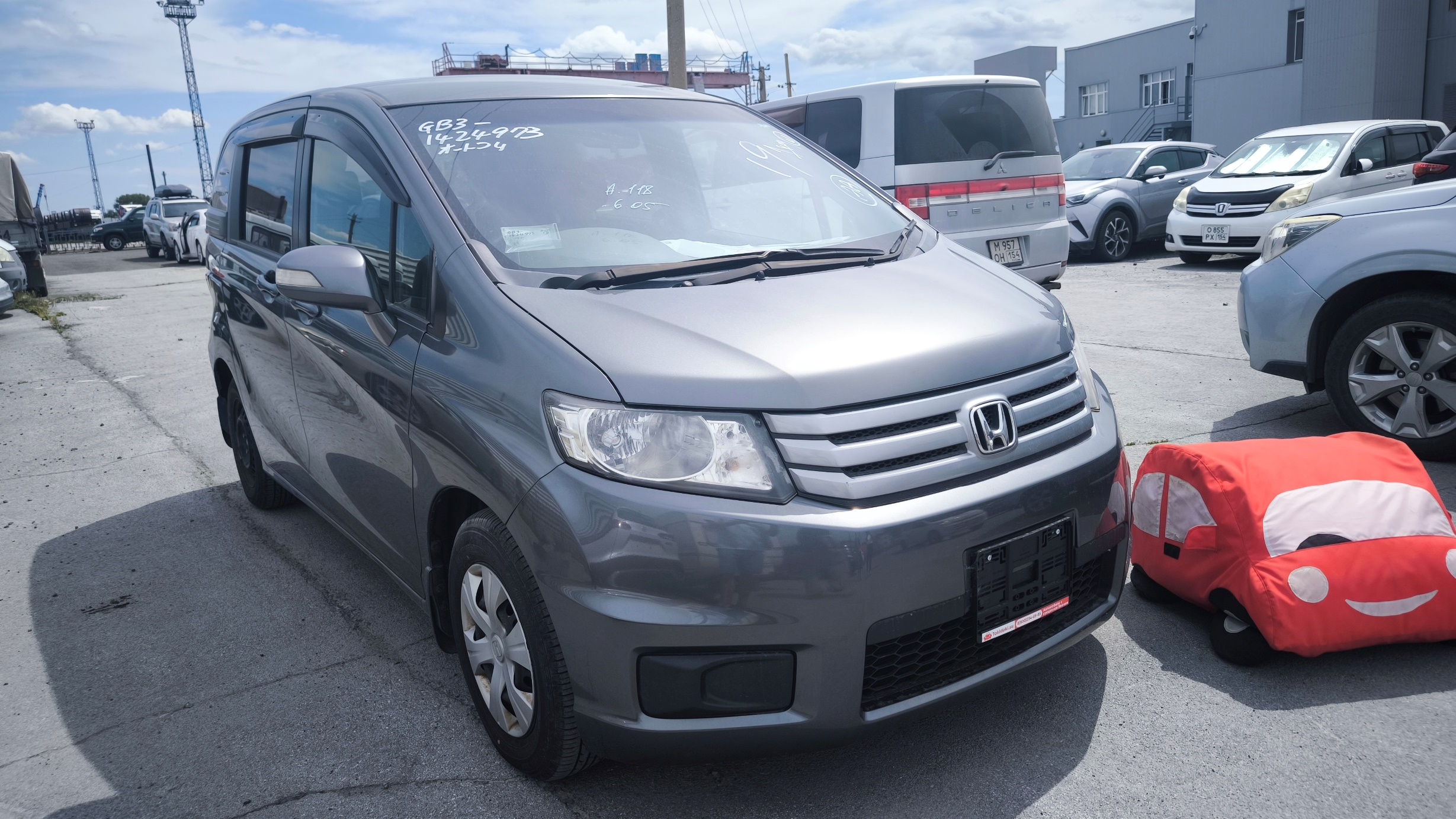 Honda FREED SPIKE