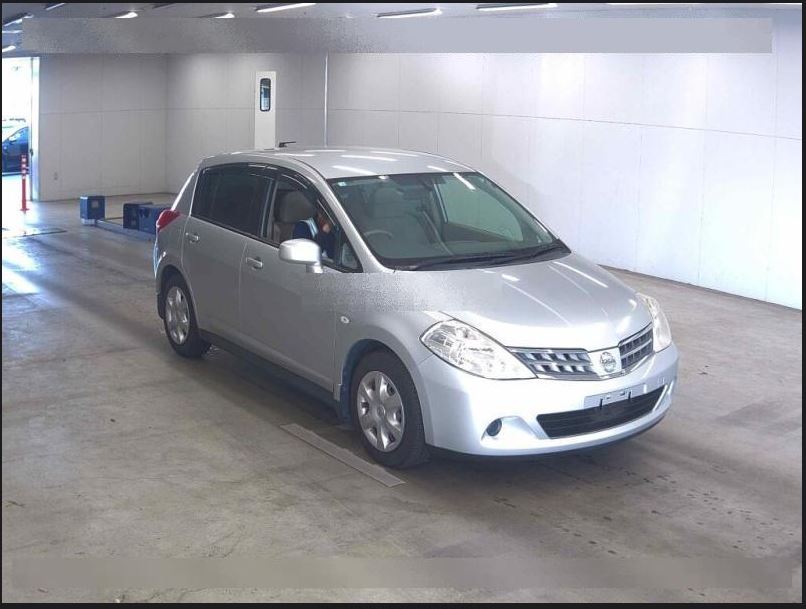Nissan TIIDA
