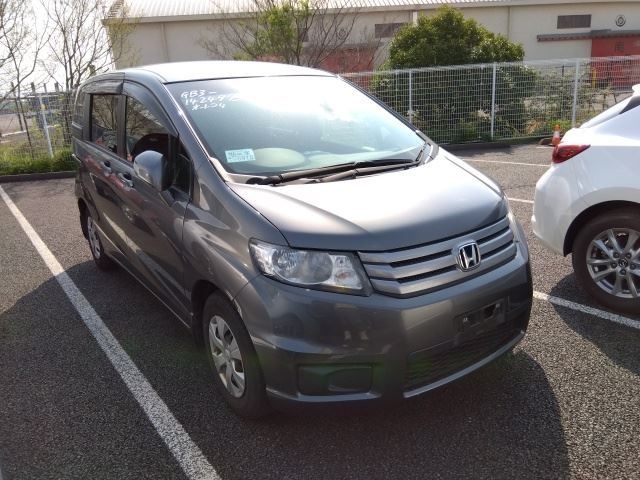 Honda FREED SPIKE