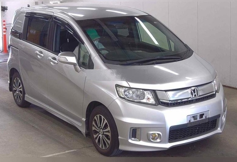 Honda FREED SPIKE