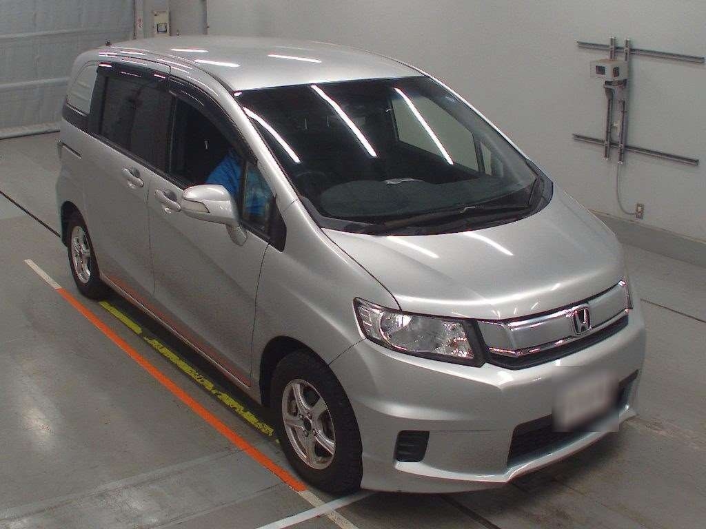 Honda FREED SPIKE