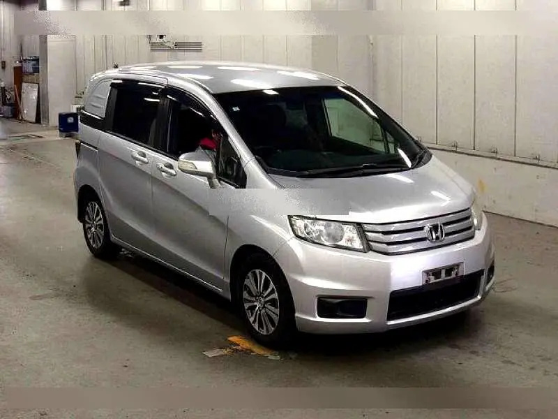 Honda FREED SPIKE