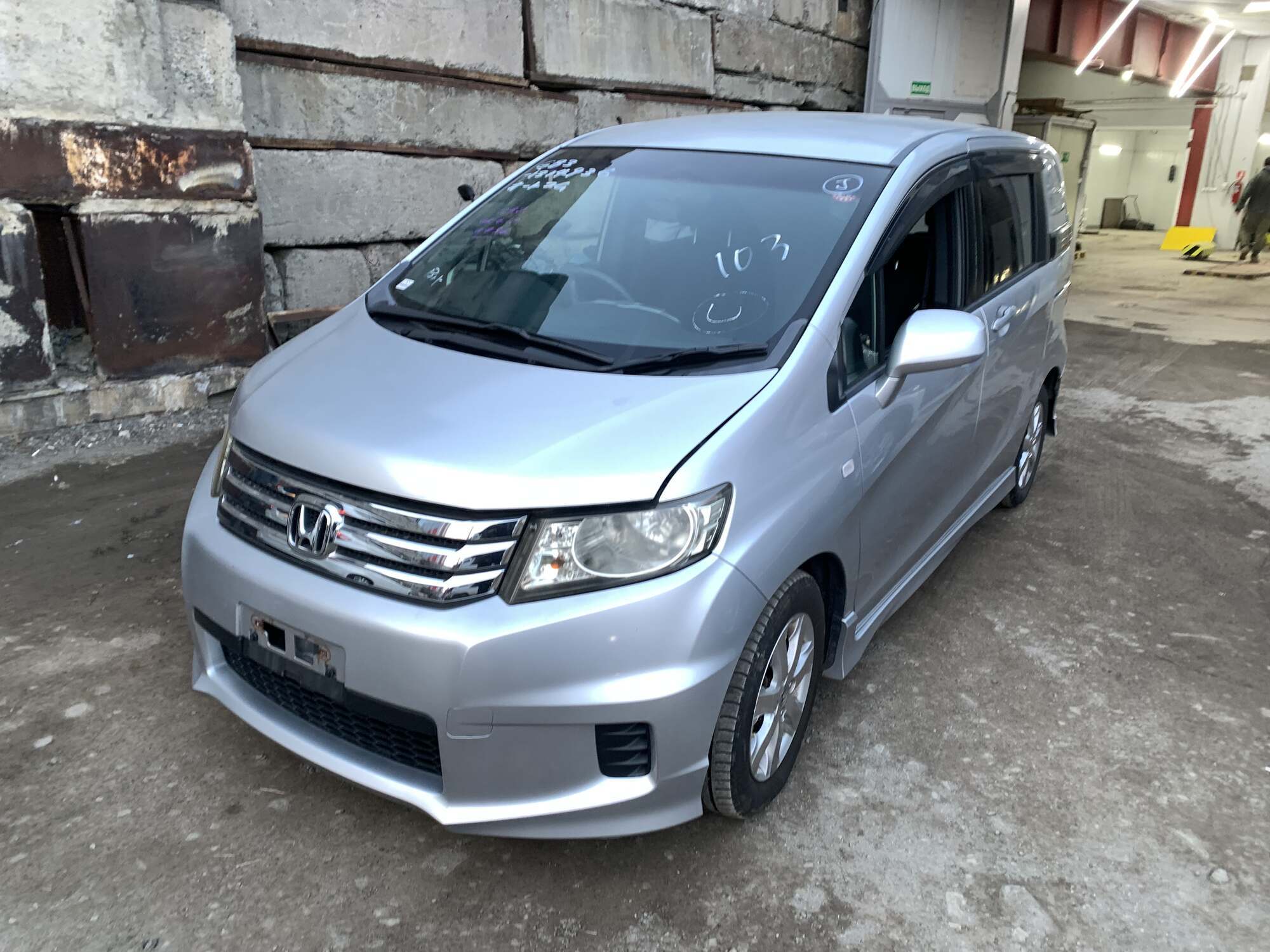 Honda FREED SPIKE
