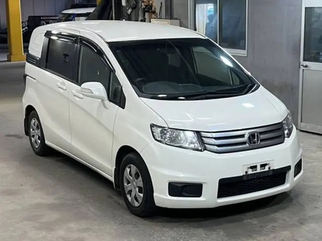 Honda FREED SPIKE