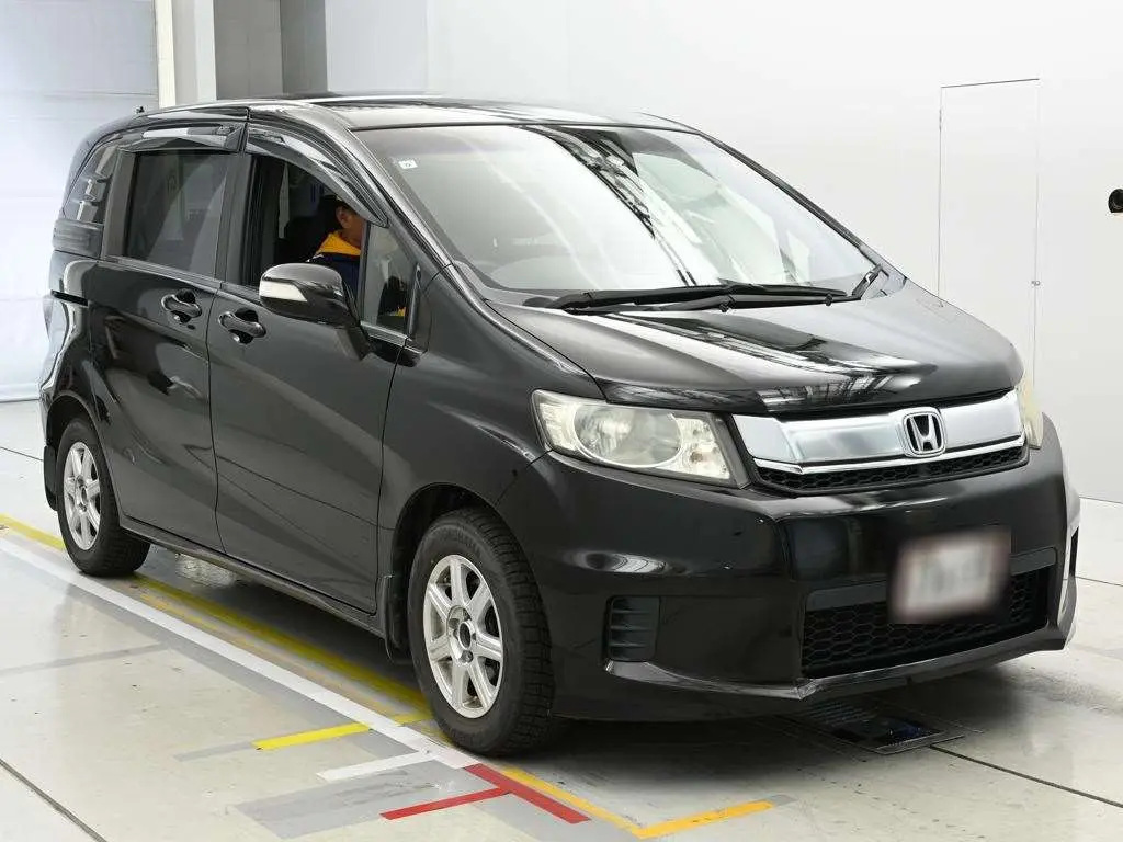 Honda FREED SPIKE