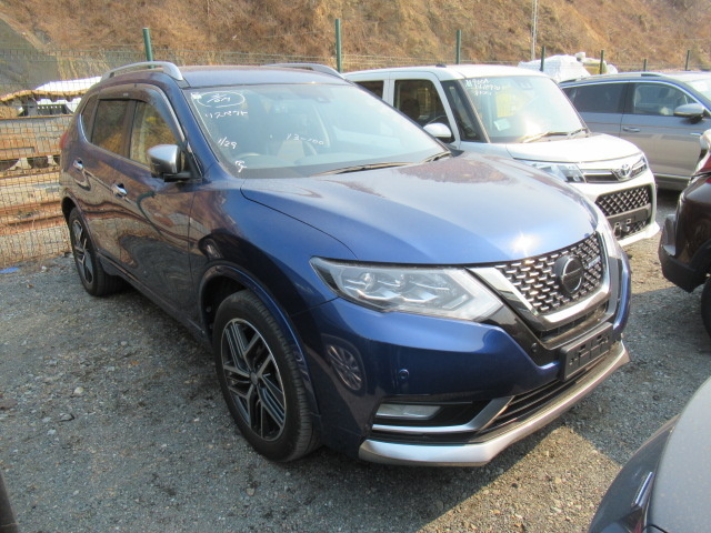 Nissan X-TRAIL