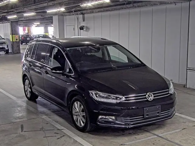 VOLKSWAGEN TOURAN 2017 год, пробег 32 тыс. км для Валерия