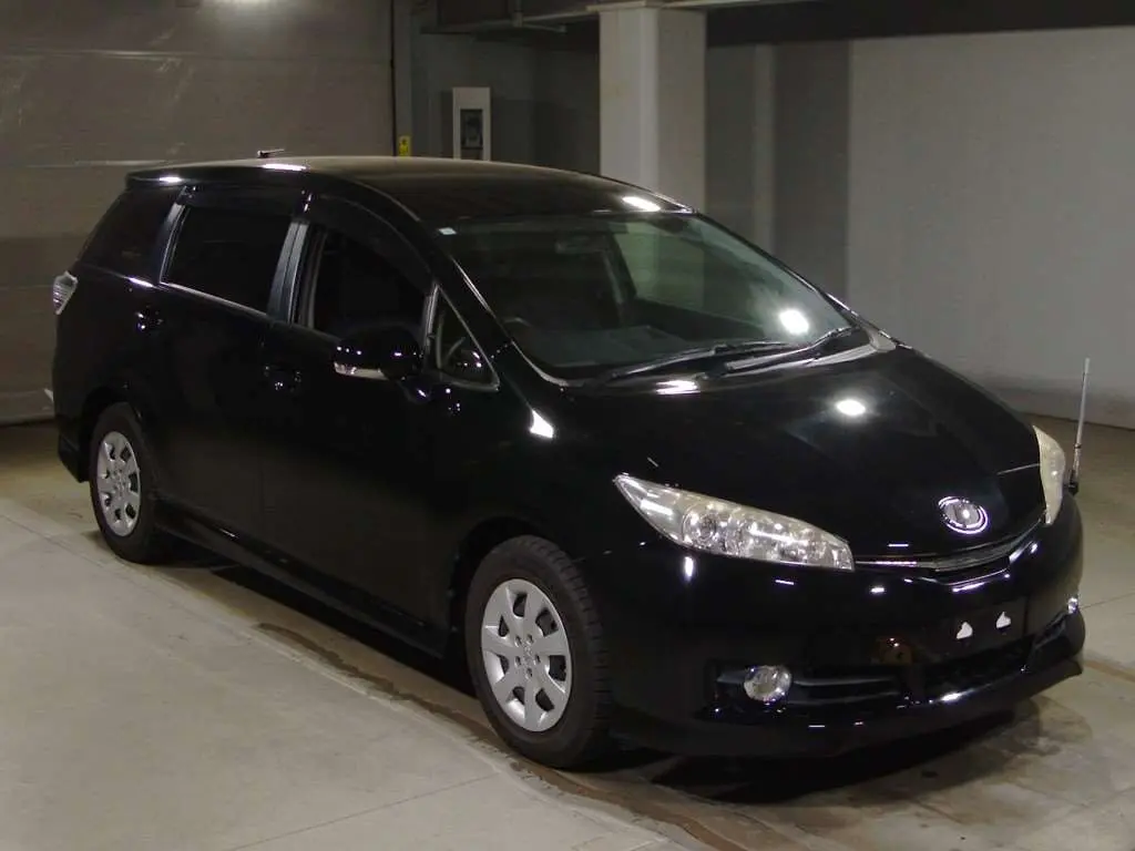 TOYOTA WISH 2013 год, пробег 85 тыс. км для Александра
