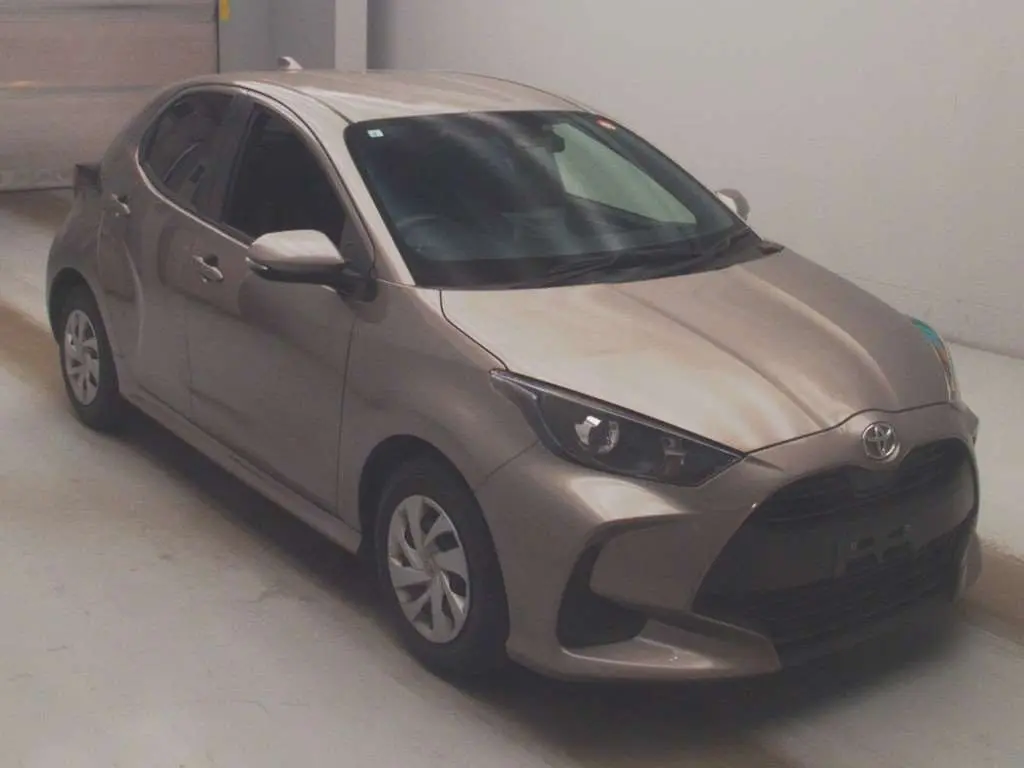 TOYOTA YARIS 2023 год, пробег 74 тыс. км для Натальи