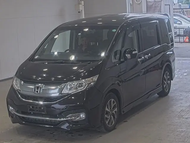 HONDA STEP WAGON 2017 год, пробег 98 тыс. км для Константина