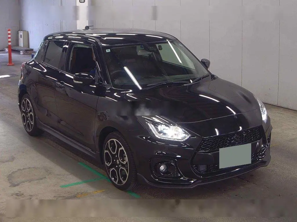 SUZUKI SWIFT 2022 год, пробег 10 тыс. км для Ивана
