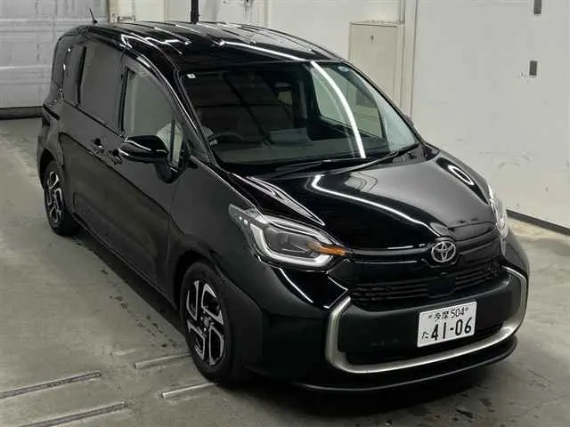 TOYOTA SIENTA 2023 год, пробег 11 тыс. км для Юрия