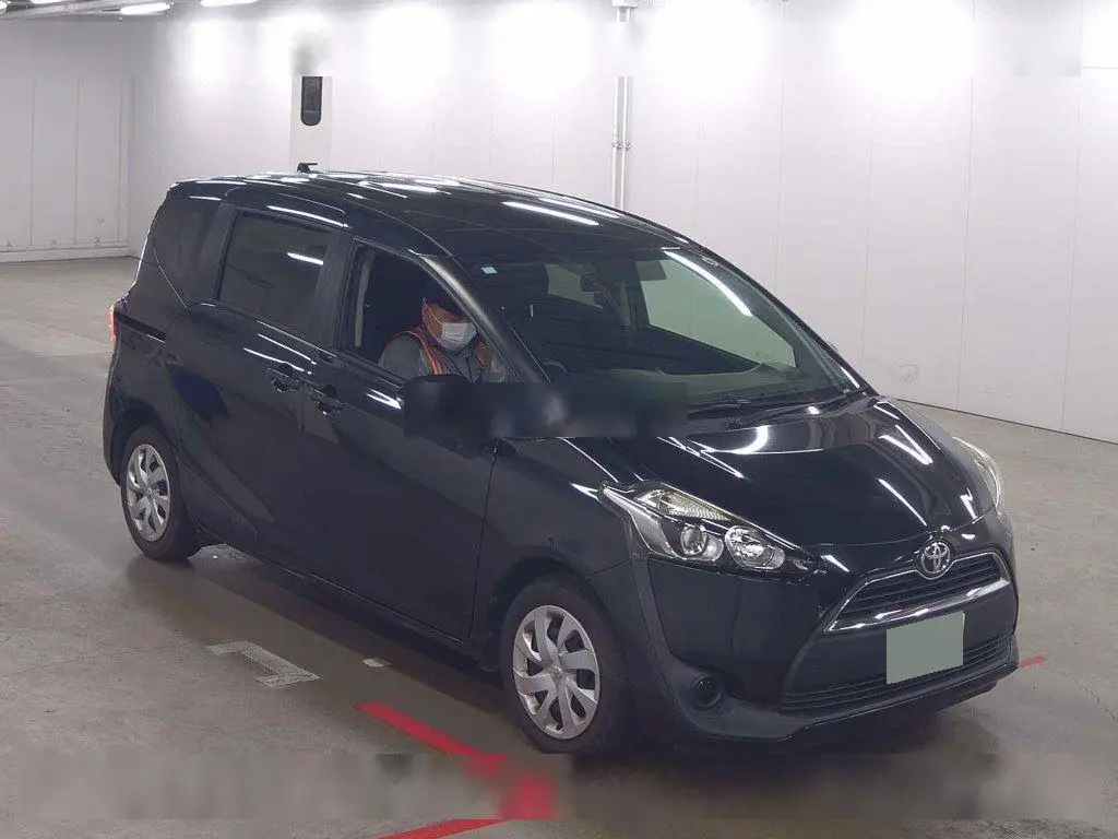 TOYOTA SIENTA 2017 год, пробег 83 тыс. км для Олега