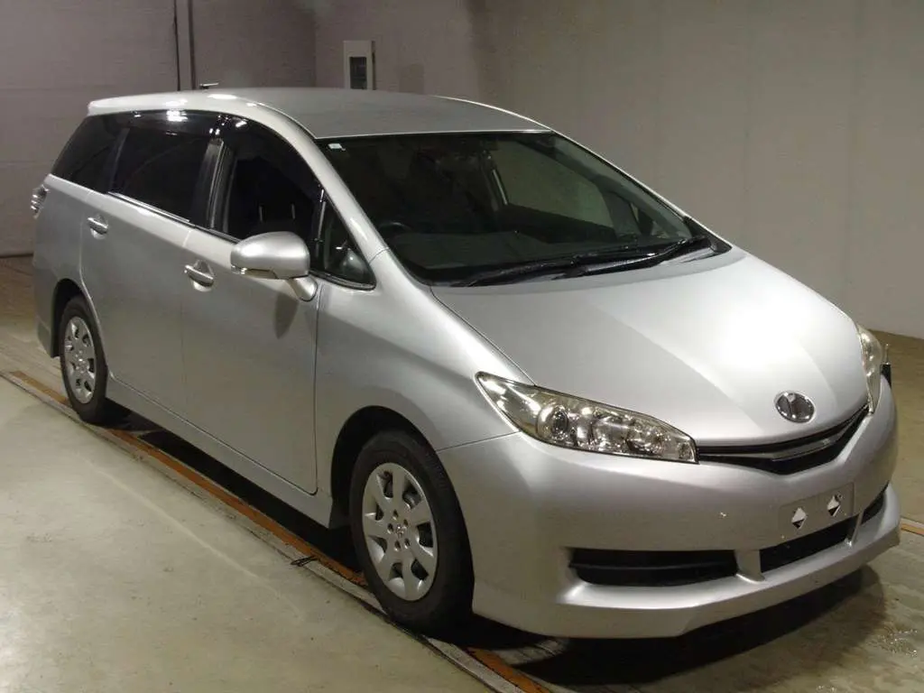 TOYOTA WISH 2017 год, пробег 25 тыс. км для Андрея