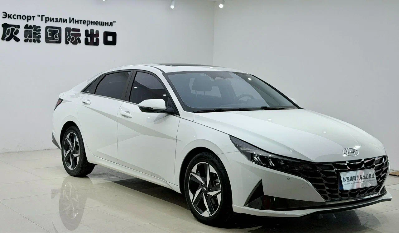 HYUNDAI ELANTRA