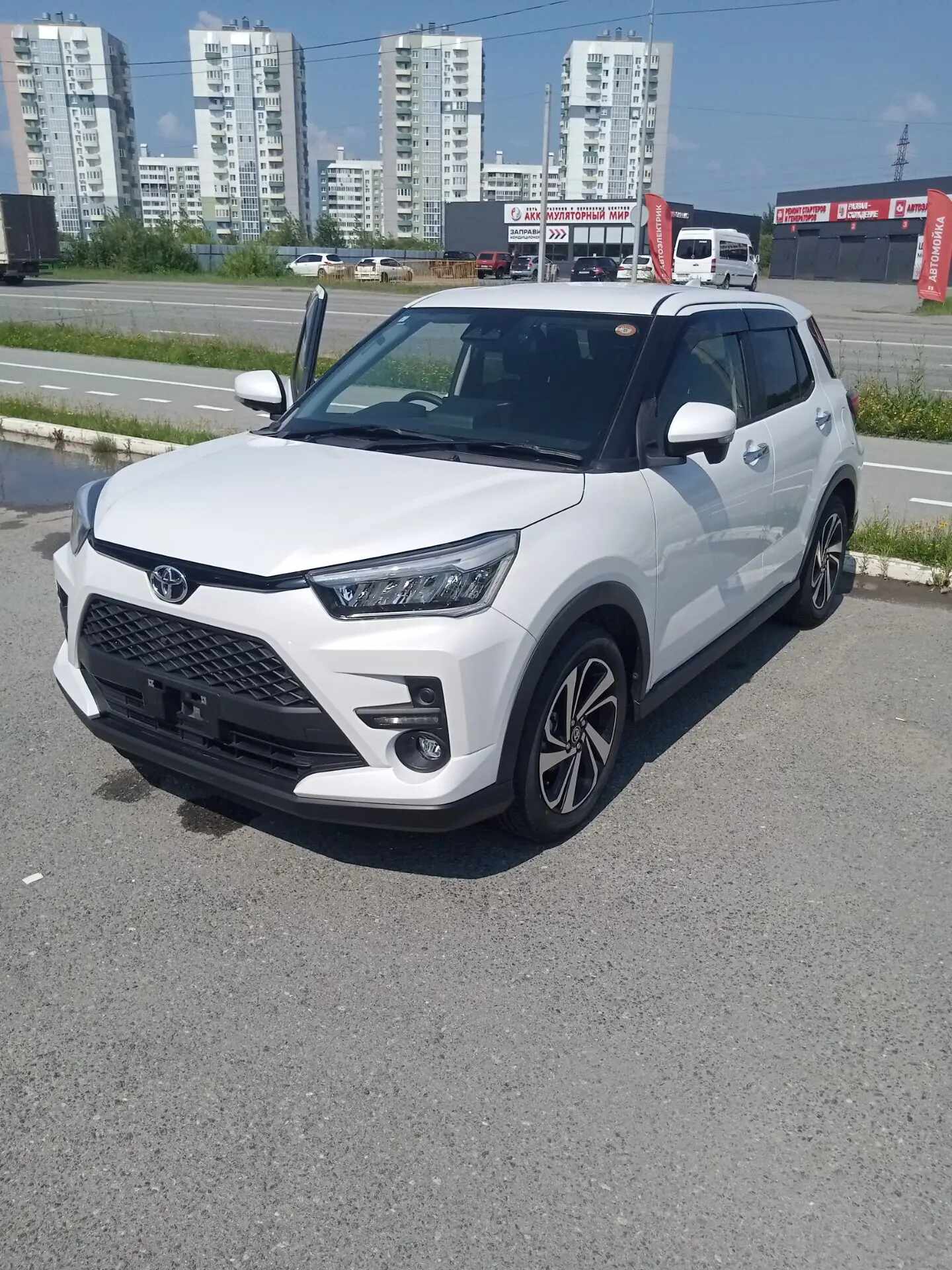 TOYOTA RAIZE 2023 год, пробег 12 тыс. км для Вадима