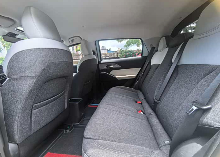 Geely Geometry превью 6