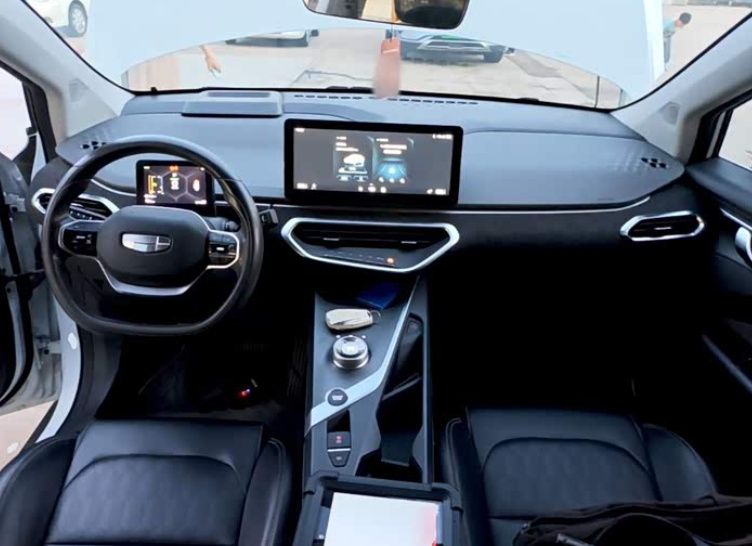 Geely Geometry превью 5