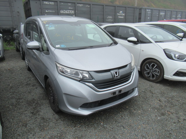 HONDA FREED PLUS 2019 год, пробег 40 тыс. км для Валерия