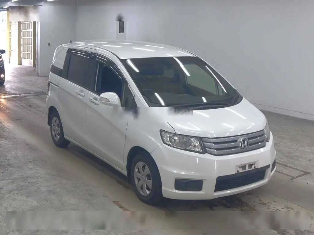 HONDA FREED SPIKE 2014 год, пробег 115 тыс. км для Артема