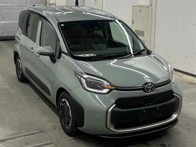 TOYOTA SIENTA 2023 год, пробег 20 тыс. км для Марины