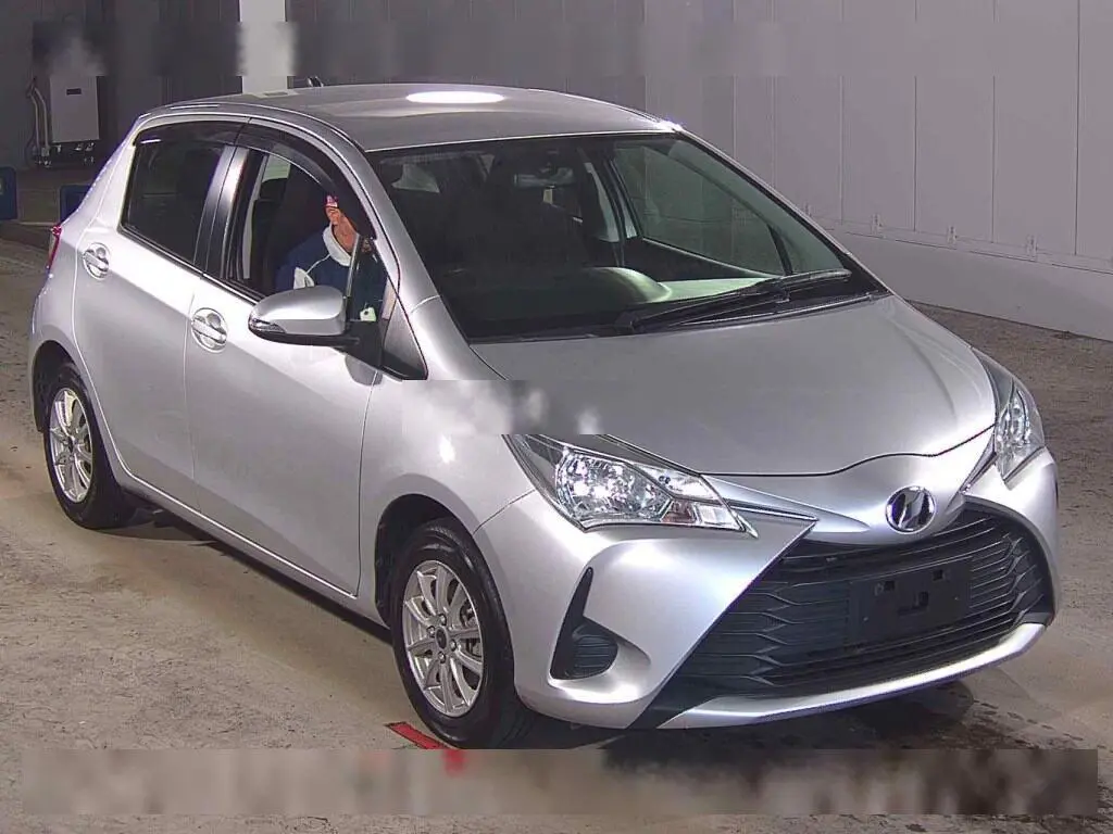 TOYOTA VITZ 2017 год, пробег 37 тыс. км для Юрия