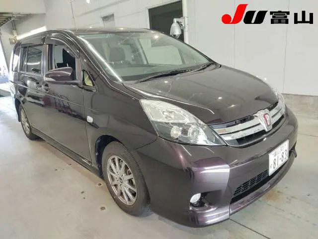 TOYOTA ISIS 2016 год, пробег 24 тыс. км для Ивана